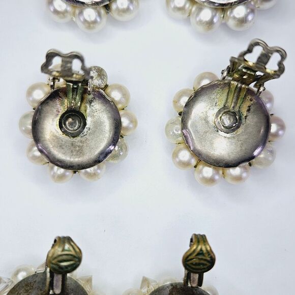 Lot Of Four Sets of Vintage Hand Beaded Japan Round Clip On Faux Pearl Earrings - Picture 12 of 16